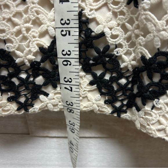 Talbots Dress Womens 8 Cream Black Floral Chevron Crochet Overlay Church Career - Picture 10 of 10